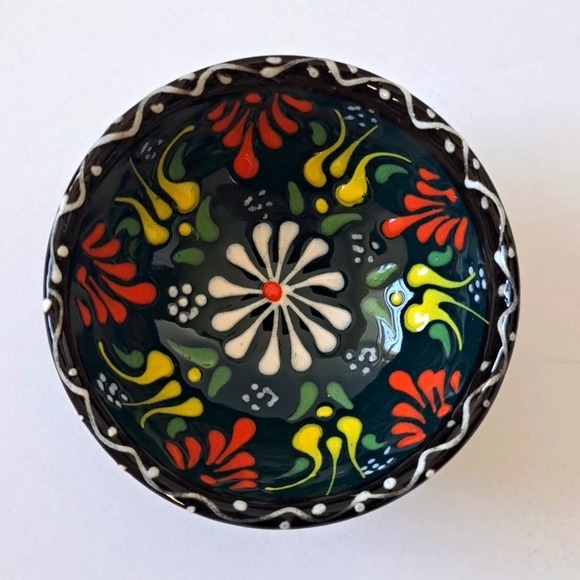 Beautiful Small Ceramic Turkish Dipping Bowl for Olive Oil nwot Handpainted Boho - Picture 4 of 6